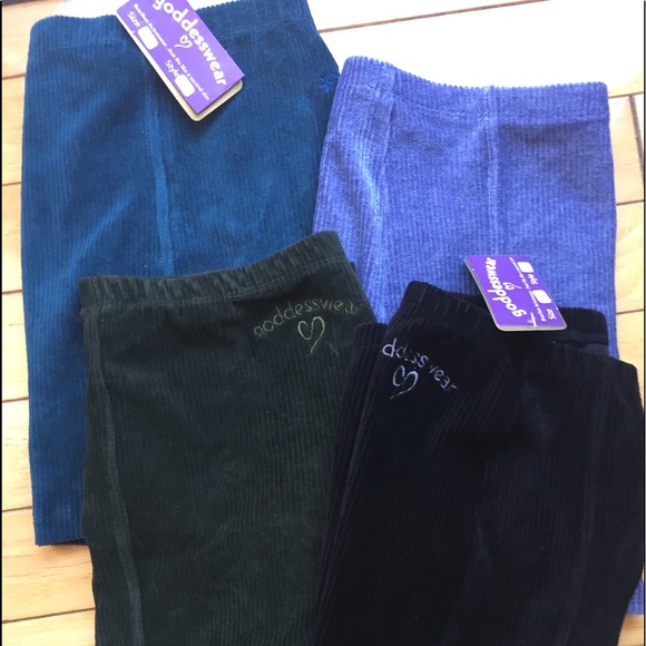 Skirts - Picture 2 of 13